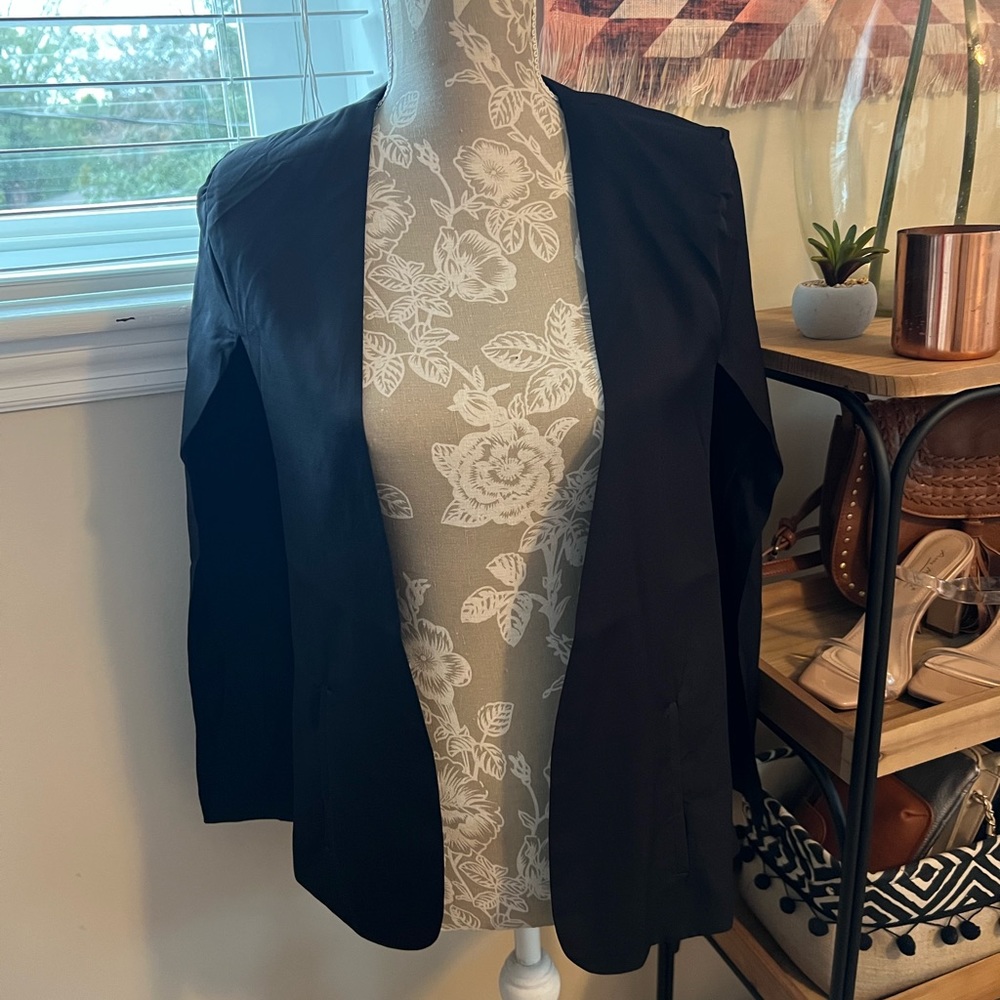 Hyfve Black cape